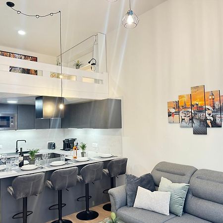 Free Parking - Cozy Apartment Near Vysehrad Railway Bridge Praag Buitenkant foto
