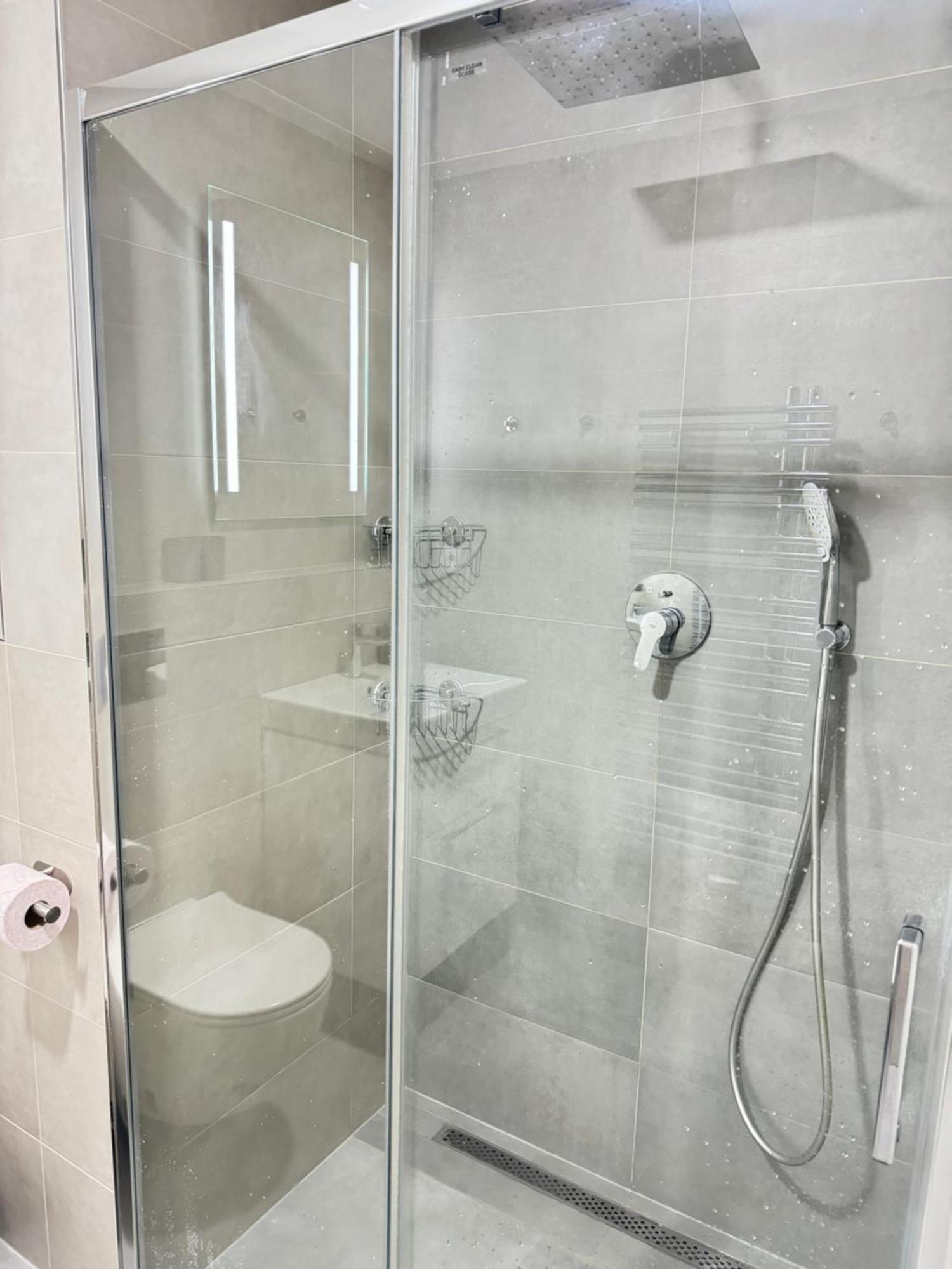 Free Parking - Cozy Apartment Near Vysehrad Railway Bridge Praag Buitenkant foto