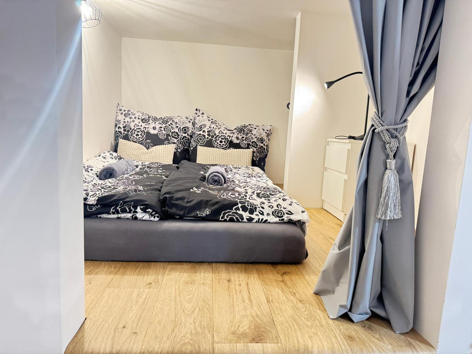 Free Parking - Cozy Apartment Near Vysehrad Railway Bridge Praag Buitenkant foto