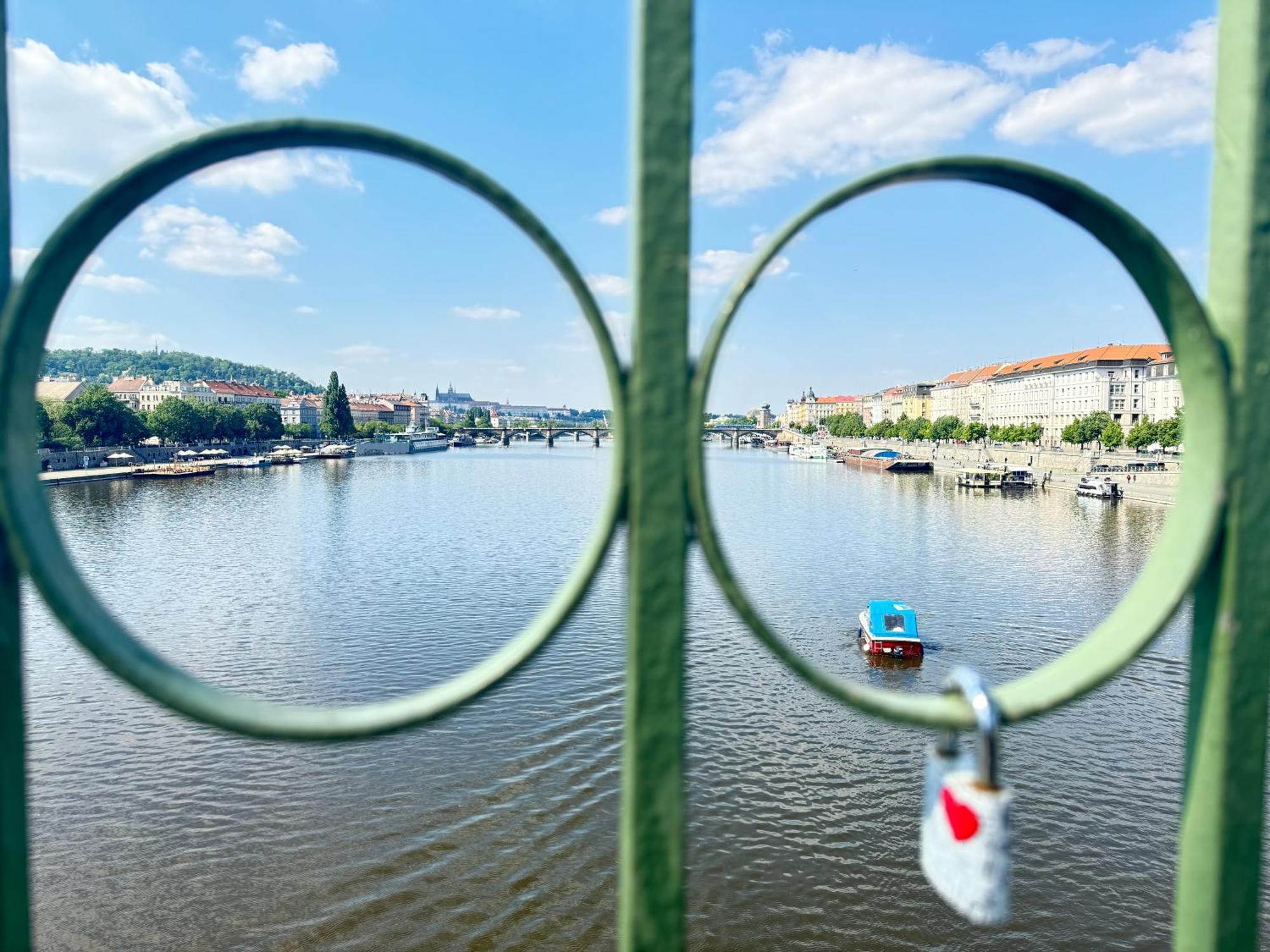Free Parking - Cozy Apartment Near Vysehrad Railway Bridge Praag Buitenkant foto