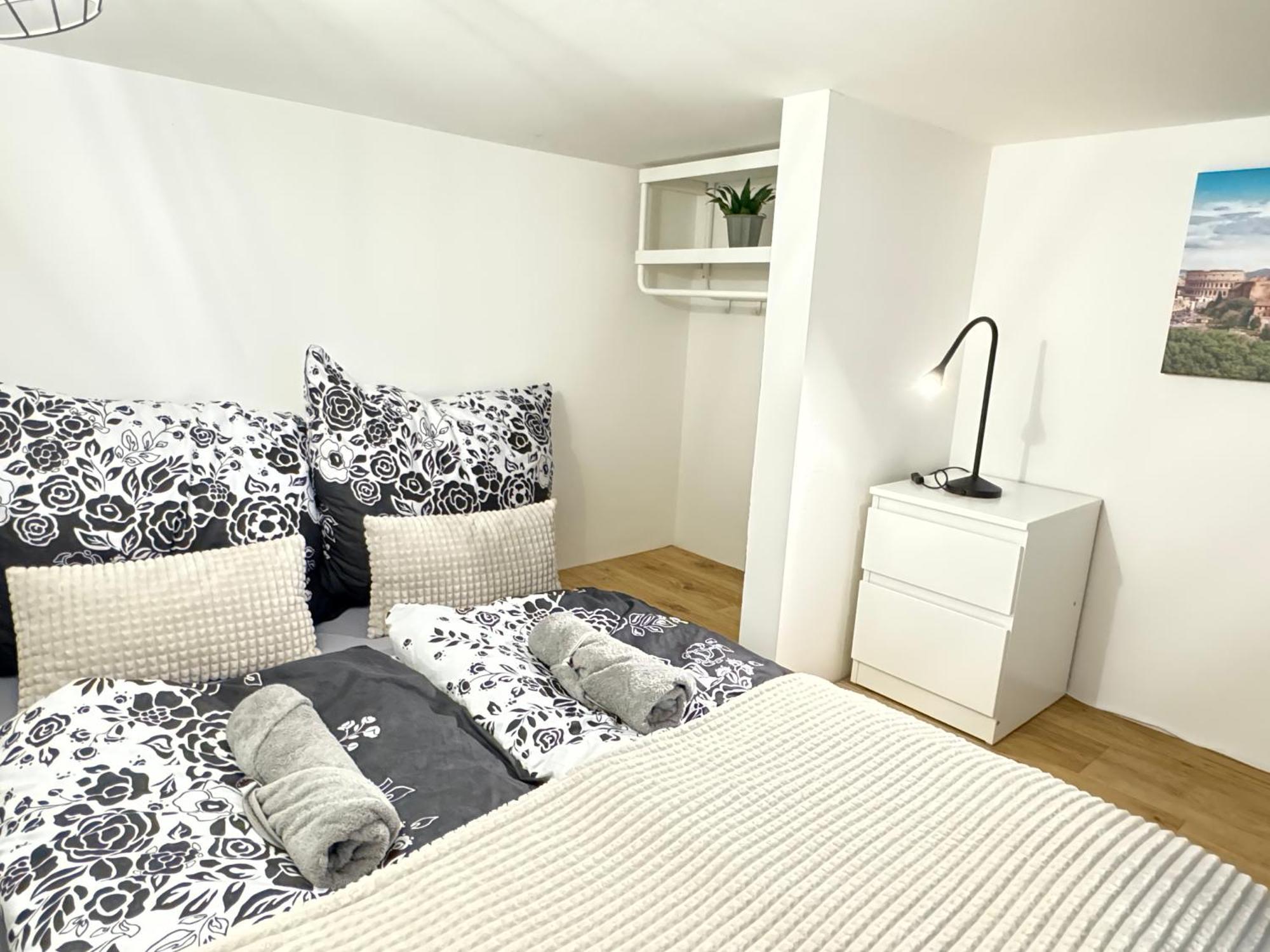 Free Parking - Cozy Apartment Near Vysehrad Railway Bridge Praag Buitenkant foto