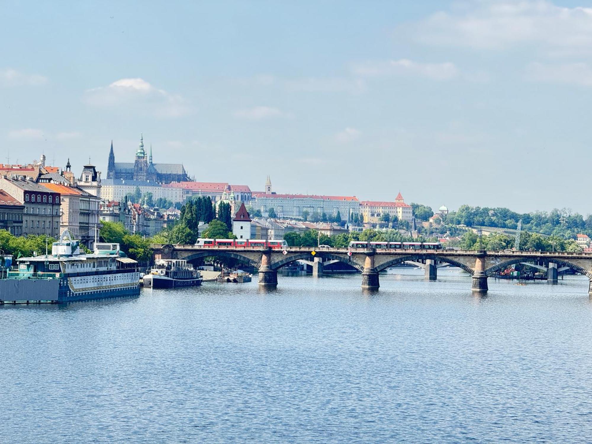 Free Parking - Cozy Apartment Near Vysehrad Railway Bridge Praag Buitenkant foto